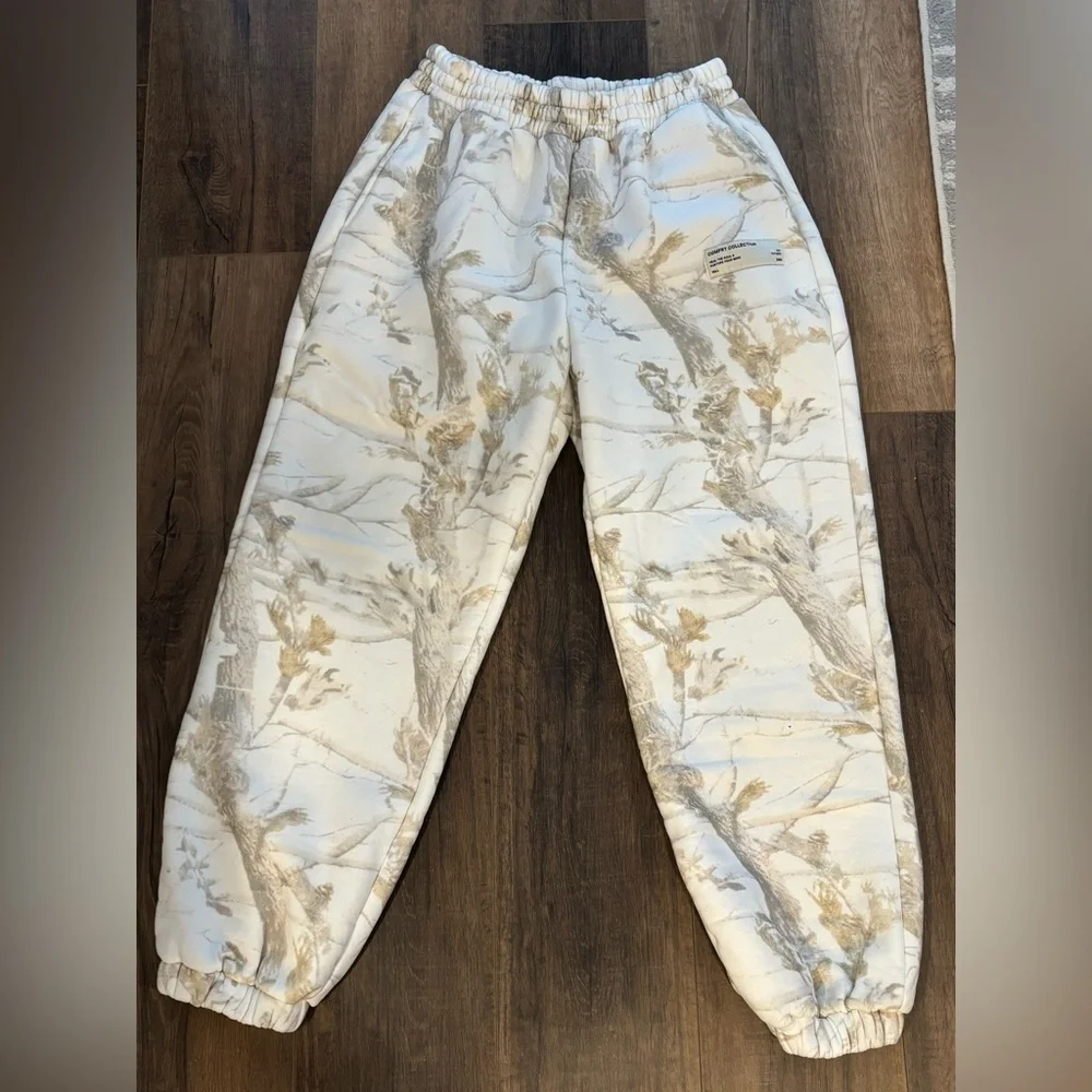 Comfrt camo sweatpants joggers worn once - Picture 2 of 5